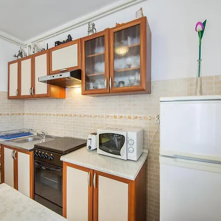 Apartment 3 Bedroom In *