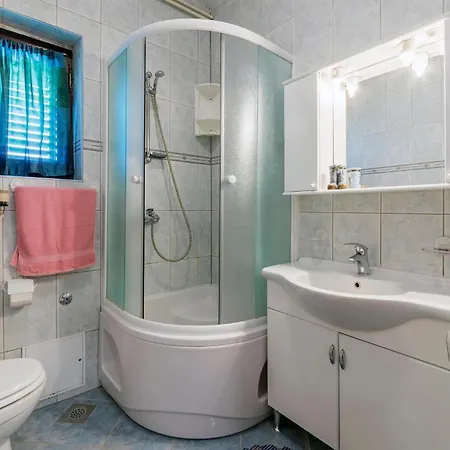 Apartment 3 Bedroom In