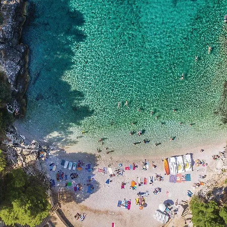 Apartment 3 Bedroom In Pula